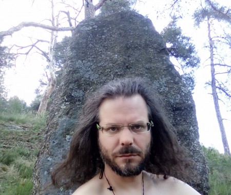 Jan Šmejkal, Janek Šmejkal, Janek Šaman, Klíčník, šamanismus, šamanské léčení, Věštírna Květy Fialové Jan, výklad karet, věštec Jan, vykladzive, kód 23, kartář jan, spojenci, šaman, výklad karet, výklad snů, léčení prokletí, magie, odčarovat, přičarovat, rituál, odblokování, konstelace, alternativní pomoc, menhiry, sochy, amulet, tarot, snář,  duch, člověk poznání, meditace, srdce, duše, zdraví, životní styl, energie, čaroděj